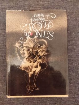 Knihy starší, které jsou opotřebované i novější - 6