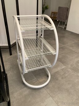 Kosmetické lehátko a stolky - 6