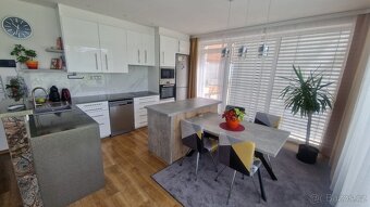 RD bungalov se 3 byty a garáží - 6