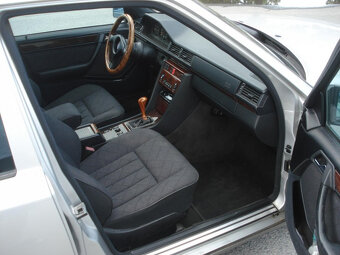 Mercedes-Benz W124 200 E - 6