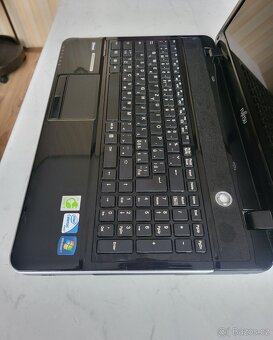 Fujitsu Lifebook AH531 i3 - 6