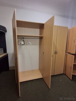 PRODÁM 2 SKŘÍNĚ A 2 SKŘÍŇKY - 6