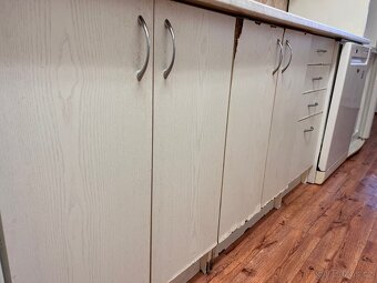 ZDARMA ZA ODVOZ KUCHYNĚ, DVĚRE, NÁBYTEK, SPOTŘEBIČE, SKŘÍNĚ - 6