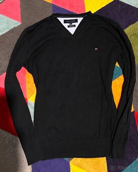 TOMMY HILFIGER BLACK BAVLNĚNÝ PÁNSKÝ SLIM SVETR M(L) - 6