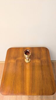 starožitný stolek J. Halabala a zdobená váza - 6