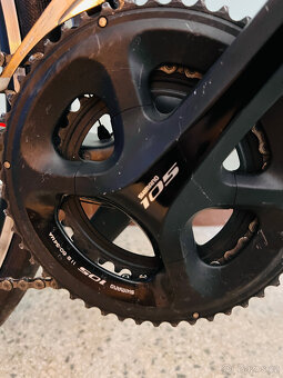 KARBONOVÉ SILNIČNÍ KOLO: CANYON ENDURACE CF - 6
