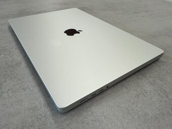 MacBook Pro M1 Max 16", 64 GB RAM, 2TB SSD - 6
