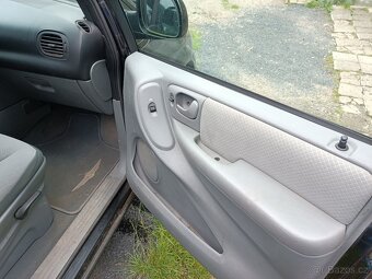 Chrysler grand Voyager 2.8 CRD automat - 6