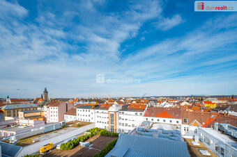 K pronájmu, komerční-kancelářský objekt (až 2.300 m2) s park - 6
