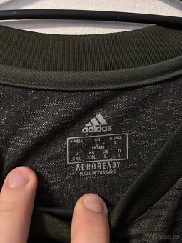 Manchester United černý dres 17 - 6