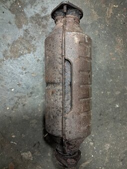 LADA NIVA 1,7i 4x4 1995 KATALYZÁTOR - 6