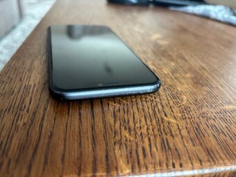 iPhone 11 128 GB černý - 6
