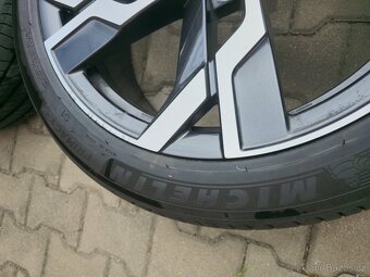 Prodám alu 5x112 R20 Sagitarius s pneu 235/45/20 Michelin - 6
