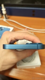 Apple iPhone 13 128GB Blue,100% funkční,bat88%,zár.12mes - 6