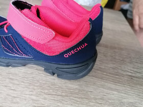 Krásné tenisky, boty DECATHLONu quechua vel. 32 - 6