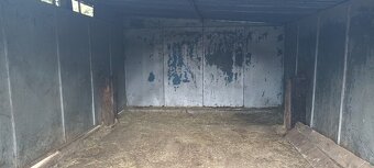 Oplocený pozemek 11.000m2 pro koně, atd. + maringotka. - 6