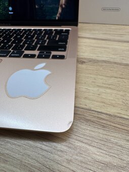 MacBook Air 13" (A2179) – Rose Gold, 8GB RAM, 256GB SSD - 6