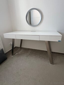 Bílý psací nebo kosmetický stůl - 6