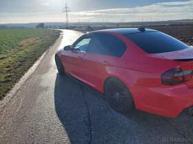 Podprahové lišty na BMW 3 - E90/E91/E92/E93 - černý lesk - 6