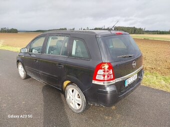 Opel Zafira B rok 2013 - 6