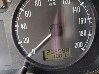 Škoda Octavia 1998 1.6 benzín - 6