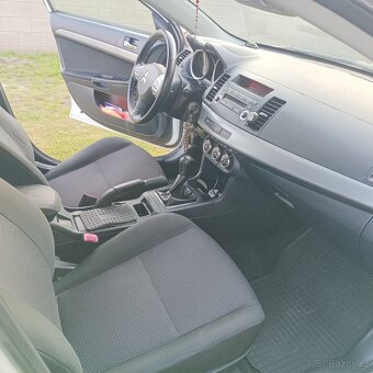 Mitsubishi Lancer 1.8 r.v. 2011 - 6