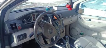 Mercedes Benz B180 - 6