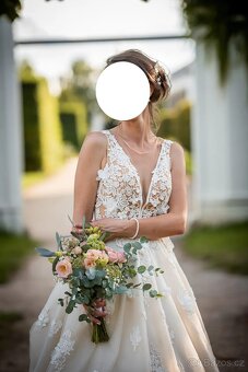 Prodám svatební šaty značky Eva Lendel. - 6