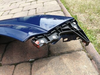 Opel Astra H pravý přední blatník - 6