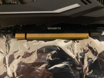 GIGABYTE GeForce GTX 1660 GAMING OC 6G - 6