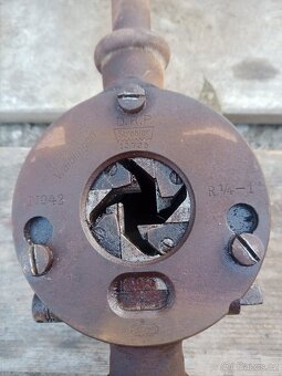 Svěrák Pionýr a závitník - 6