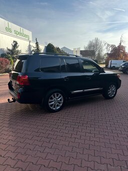 Toyota Land Cruiser 200 4.5D-4D V8 Luxury 7mist - 6