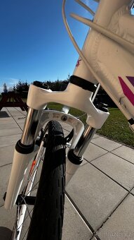 Dívčí kolo Rock Machine 24 bílá/fialová - 6