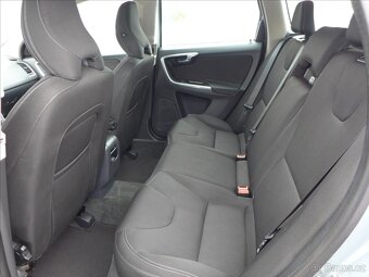 Volvo XC60 2,4 D4 4x4, 5ti válec, 1.Maj - 6