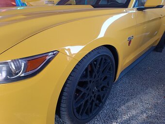 Prodám Ford Mustang 5.0 Gt V8,326kw,rv.2017 koupeno nové v Č - 6