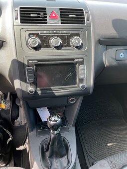 Prodám VW Touran 2.0tdi - 6