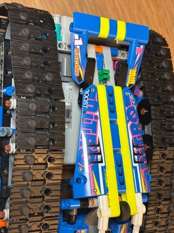 LEGO Technic 42140 - 6