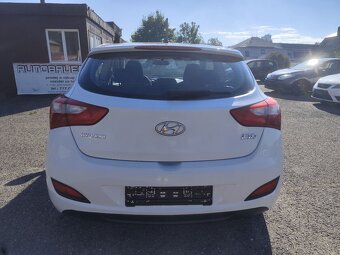 Hyundai i30 Cupe.1.4,16V,73kw.R.V.9/2014.STK Nová.Km 124 300 - 6