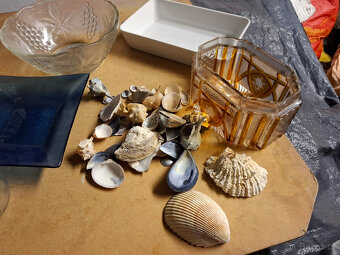 Prodám vázy,vázičky,mísy atd. - 6