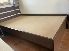 Soubor nábytku - skříň, stůl, postel, komoda, stolek - 6