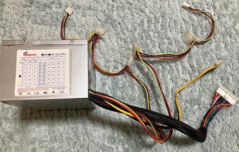 Zdroje do PC s výkonem 250-400 wattů, cena od 89,- za kus - 6