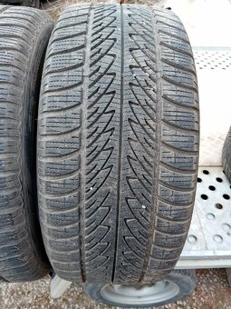 Goodyear Ultragrip 8 285/45 R20 zimní - 6