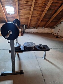 Bench press lavice s osou a závažím – domácí posilovna - 6