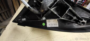 Prodám na Volvo XC 60 od RV 2009 pravé zrcátko - 6