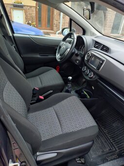 Toyota Yaris 2013 NM 1.3 - 6