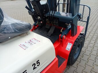 Vysokozdvižný vozík 2.5T, 3.0m zdvih, BENZIN / LPG - 6