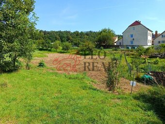 Závist, pozemek pro bydlení 1233 m2, okraj obce, výhled na l - 6