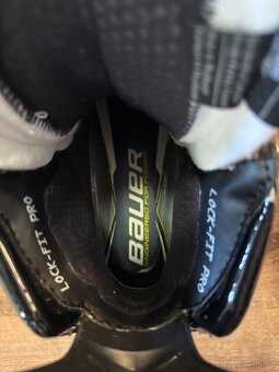 Prodám nové brusle Bauer Supreme Shadow SR vel. 8 FIT 3 - 6