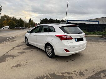HYUNDAI I30 1.6 CRDI 94 KW KOMBI VÝHŘEV SENZORY KAMERA - 6