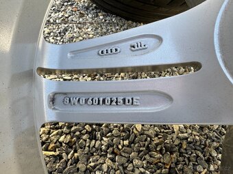 Originál ALU kola Audi A4 / A5 b9 pneu Goodyear - 6